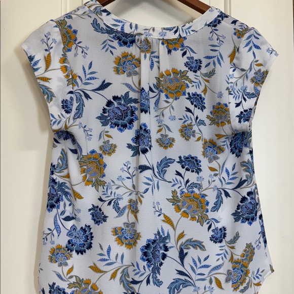 Hawthorn Petite Floral Blouse XS Blue Yellow Cap Sleeve Split Neck Poly Top - Picture 3 of 4